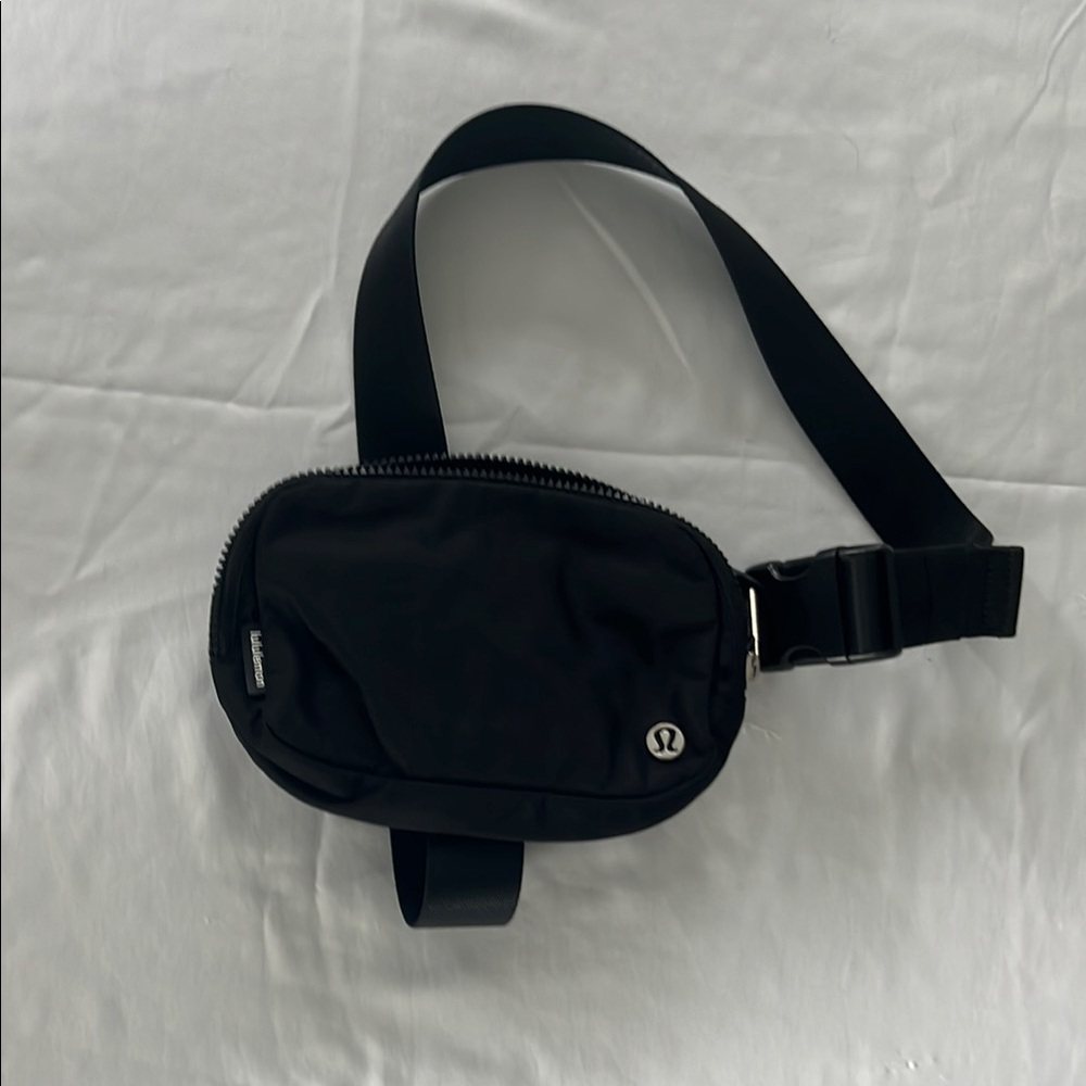 lululemon athletica Black Belt Bag Compact Design